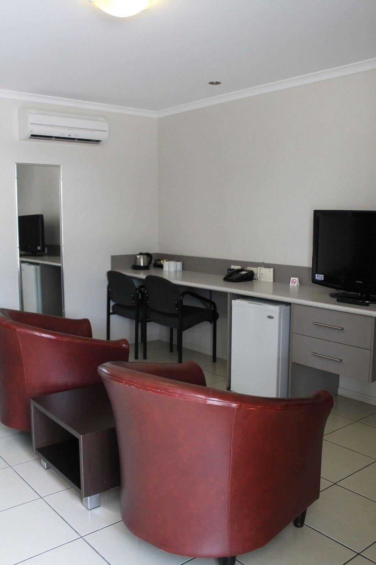 Blackwater Motor Inn Ngoại thất bức ảnh